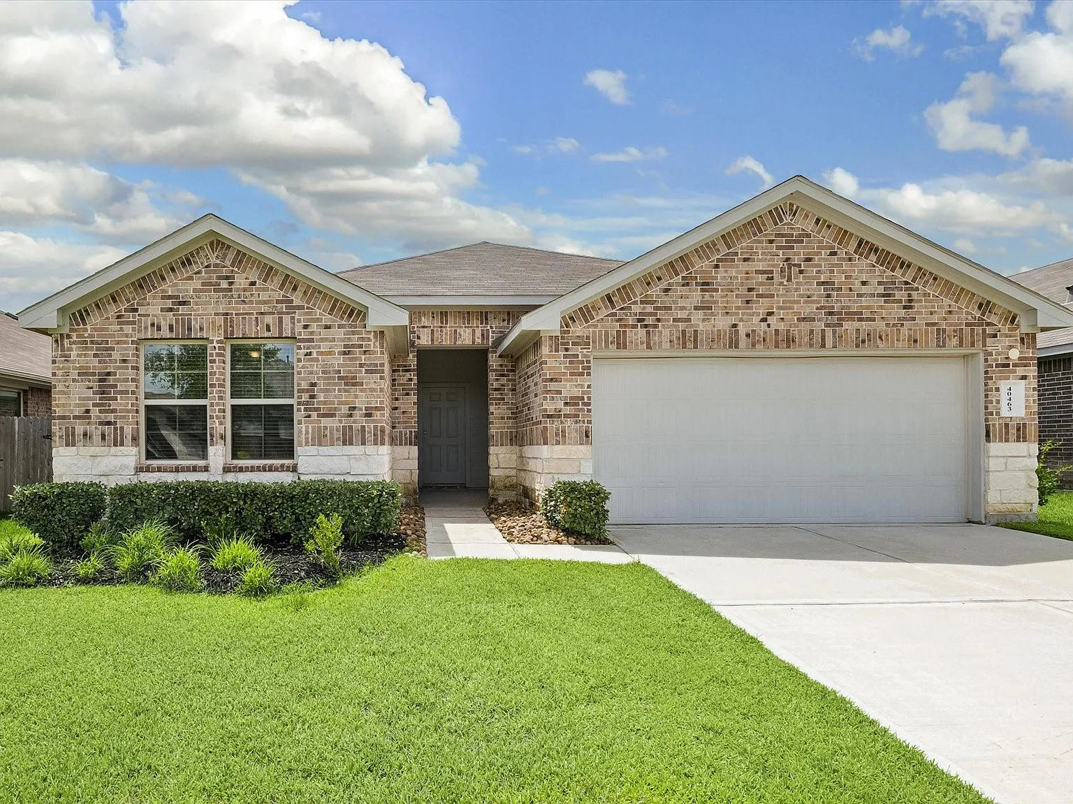 4 bed, 2.0 bath, 1848 sqft, $2,200 — Photo 1