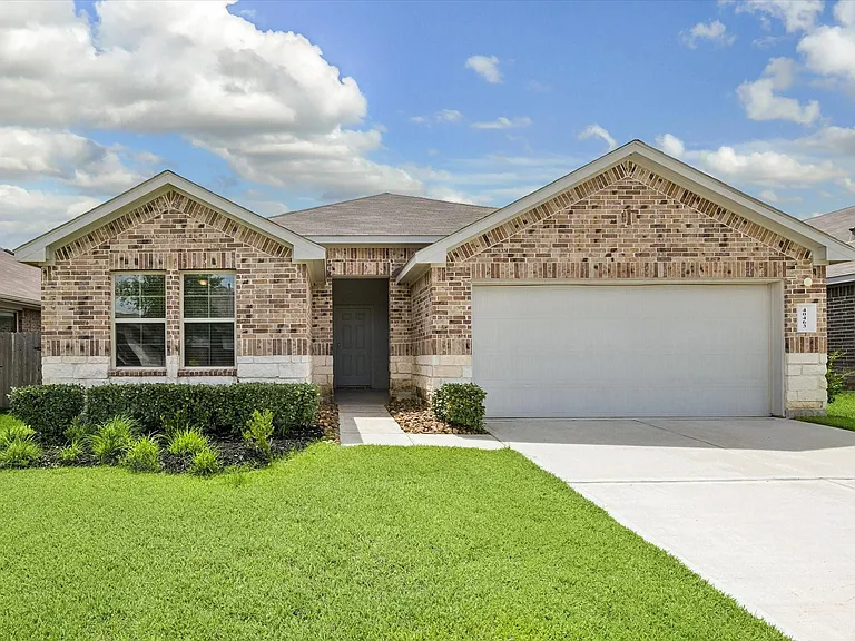 40463 Garden Heights Ln — Photo 1