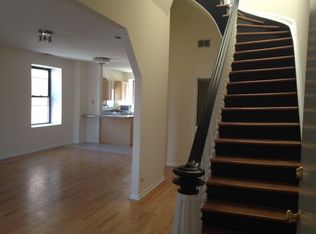 153 W North Ave, Chicago, IL 60610