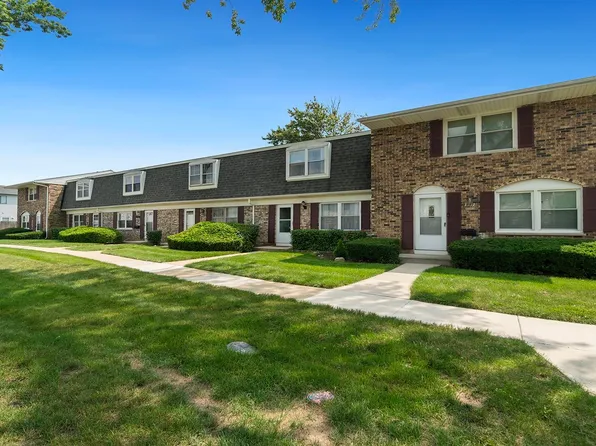 1549 McKool Ave, Streamwood, IL 60107