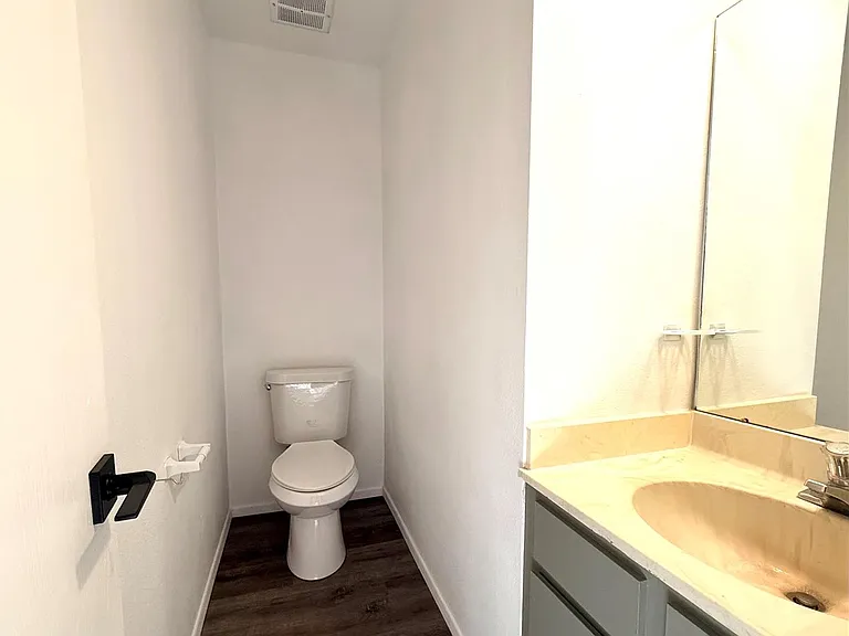935 Saturn Dr #207 — Photo 10