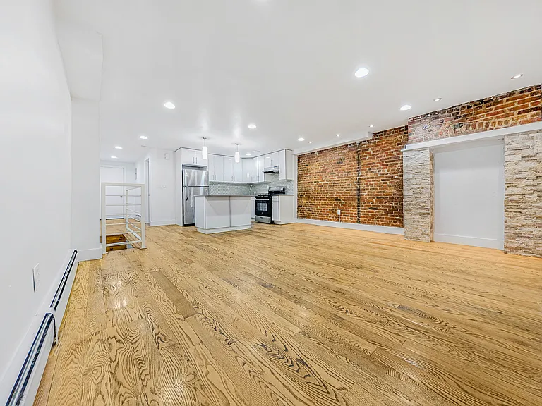 278 Woodbine St #1 — Photo 2