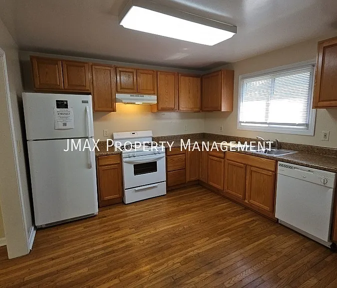 1905 Wise Ave SE — Photo 5