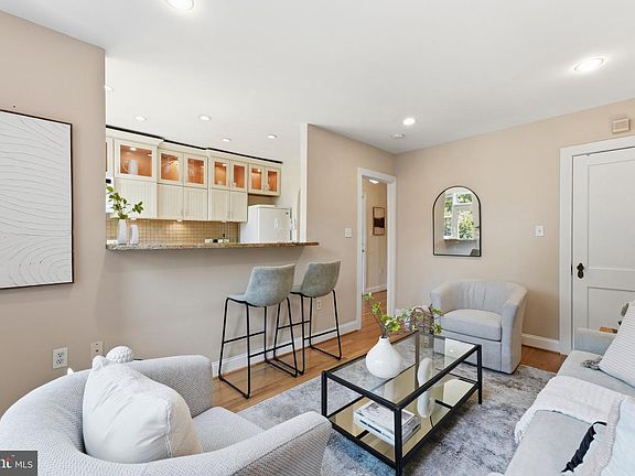 2nd image of 1405 E Capitol St SE APT 3