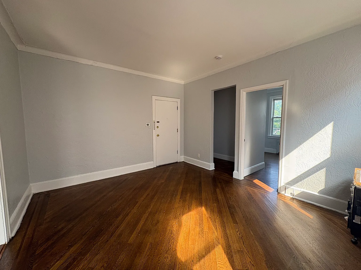 3 bed, 1150 sqft, $1,995 — Photo 4
