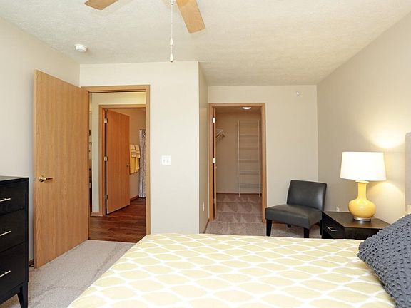 5th image of 16883 Oakmont Dr APT 25