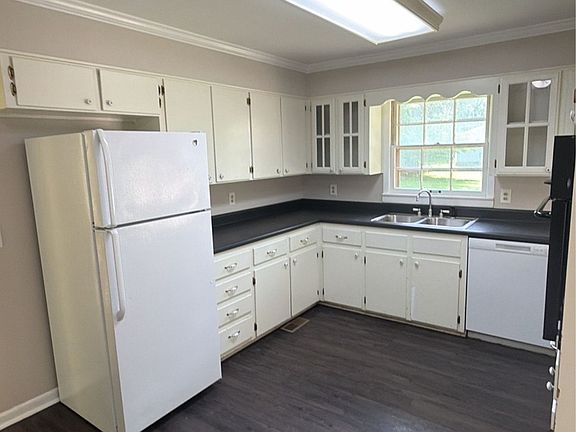 4th image of 2222 Riley Rd