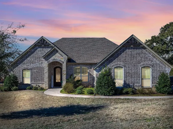 4404 Twin Oak Ct, Granbury, TX 76049