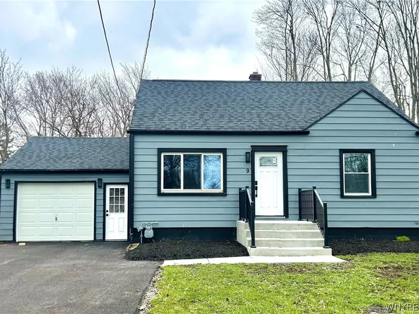 9 Greenfield St, Orchard Park, NY 14127