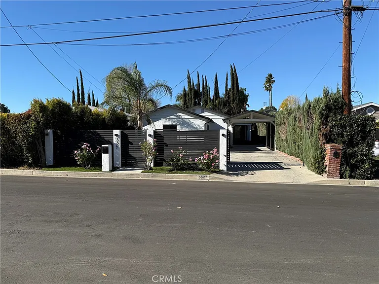 5527 Beckford Ave — Photo 2
