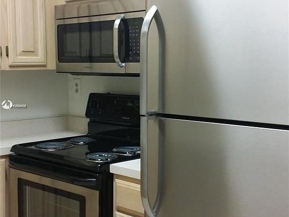 3rd image of 1280 S Alhambra Cir APT 1405