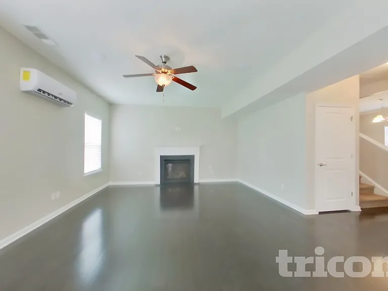 2920 Cherry Point Ln — Photo 2