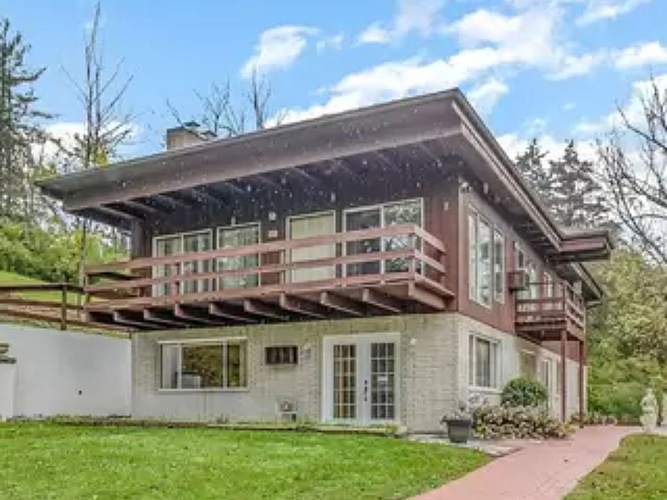 1st image of 5633 Happy Hollow Rd