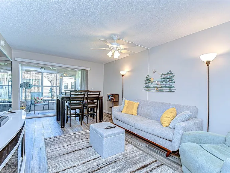 13870 Oakwood Ln — Photo 13