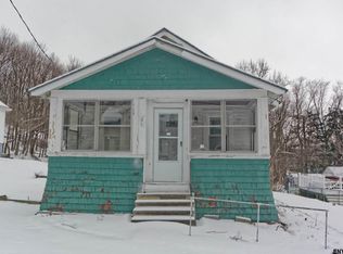 26 Rhodes Ave, Wynantskill, NY 12198