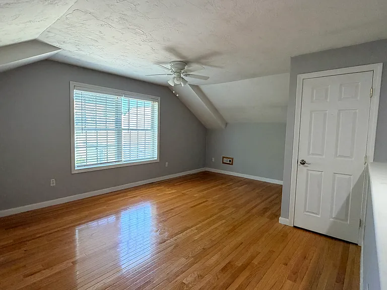 Bedroom 3 (master)