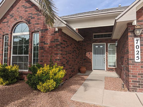 2nd image of 7025 Luz De Espejo Dr