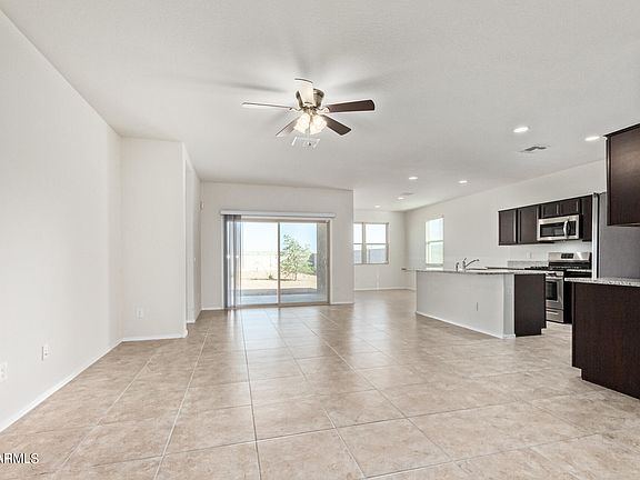 3rd image of 30628 W AMELIA Avenue