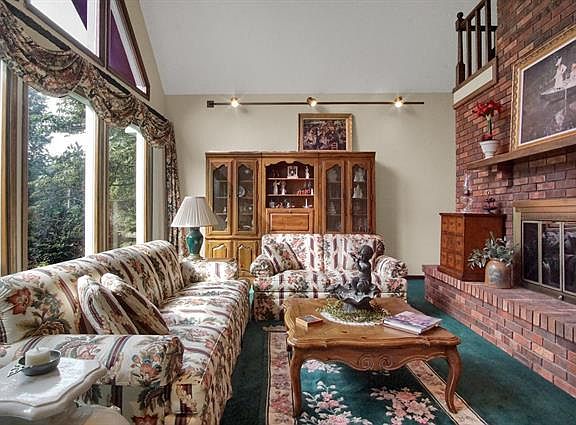 3rd image of 46 Larkmoor Dr