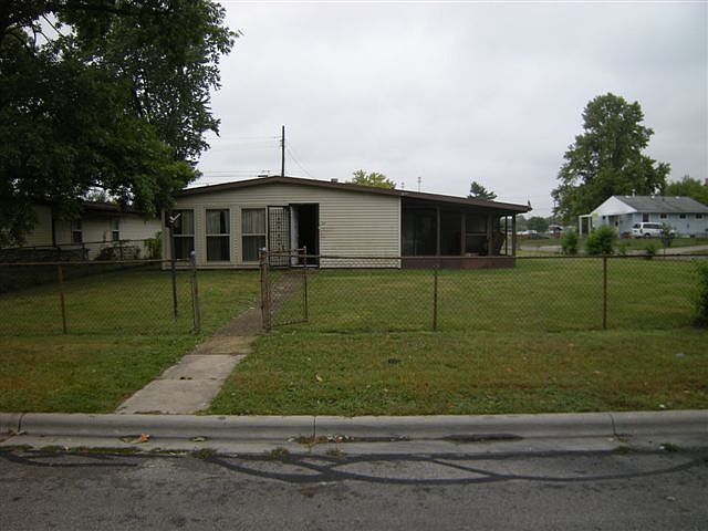 2nd image of 3581 Glorious Rd