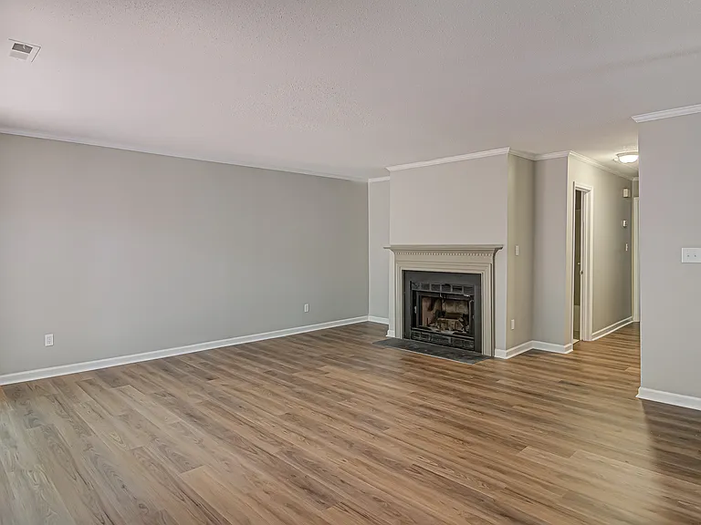 4639 Lawndale Dr — Photo 11
