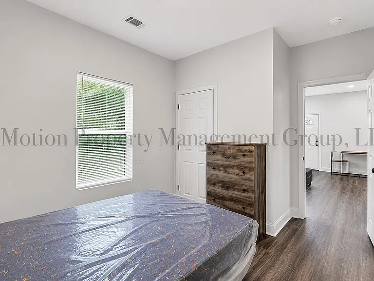 702 Carmen Ave — Photo 15