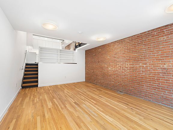 5th image of 259 W 10th St APT 5F