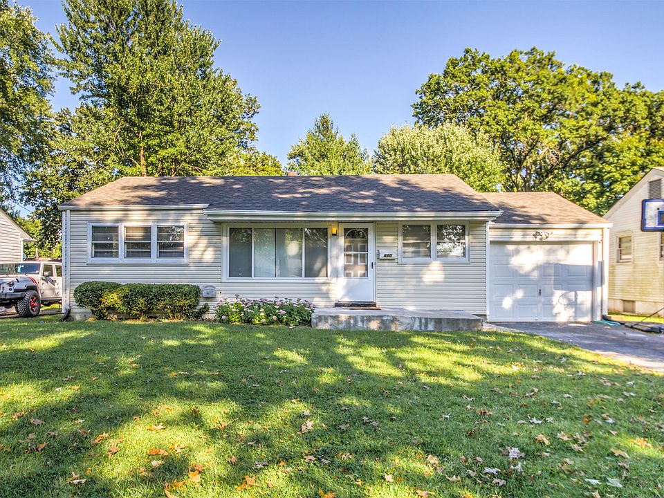 1st image of 820 Saint Brendan Ln