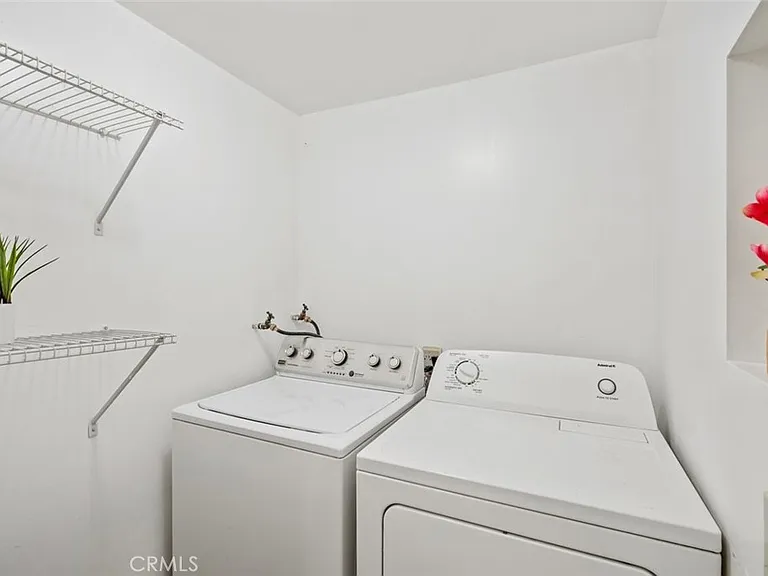 832 Cypress Ave — Photo 13