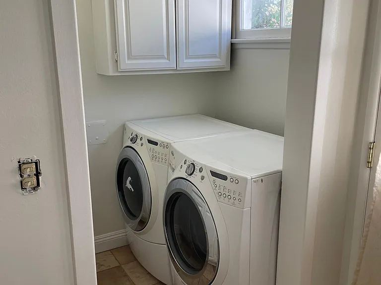 2820 N Buena Vista St — Photo 14