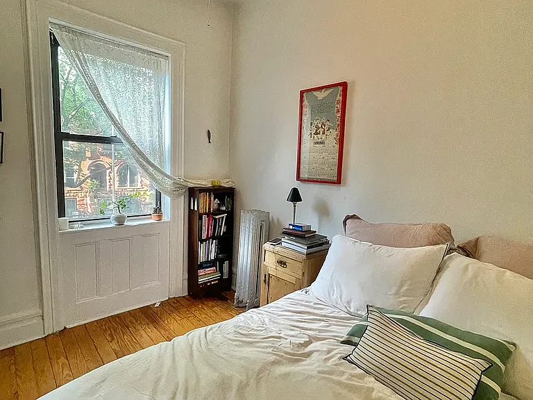 672 Park Pl #2R — Photo 17
