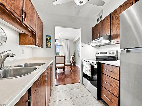 3rd image of 2055 Upper Middle Rd #1507