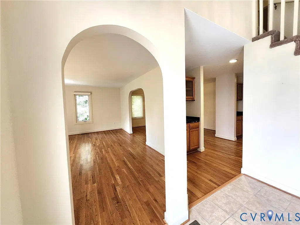4 bed, 3.5 bath, 3242 sqft, $3,500 — Photo 3