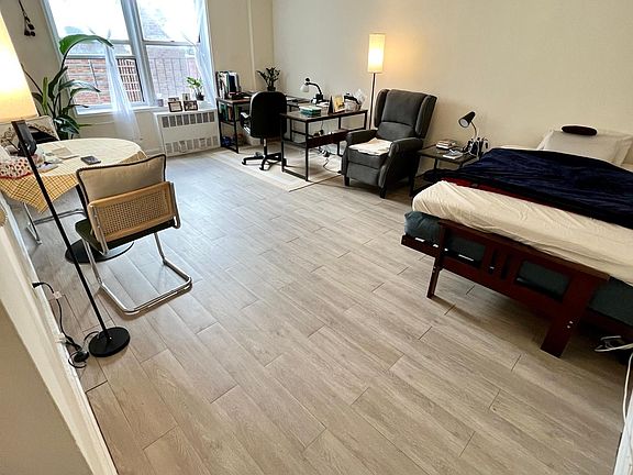 4th image of 14219 Barclay Ave APT 6E