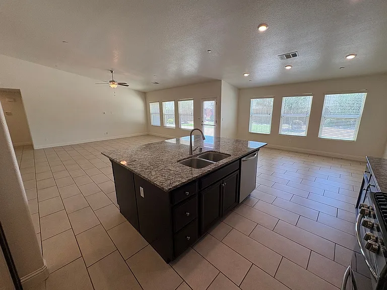 3227 Ferro Ct — Photo 33