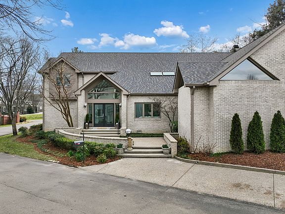 2nd image of 101 The Commons Dr