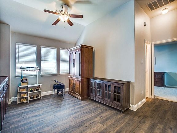5th image of 5020 White Spruce Dr