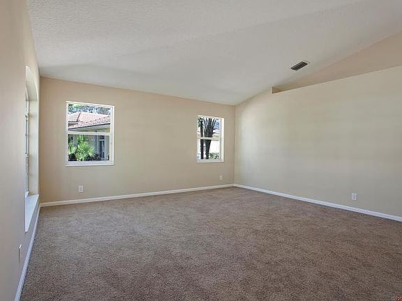 3rd image of 2712 SW Glenmoor Way