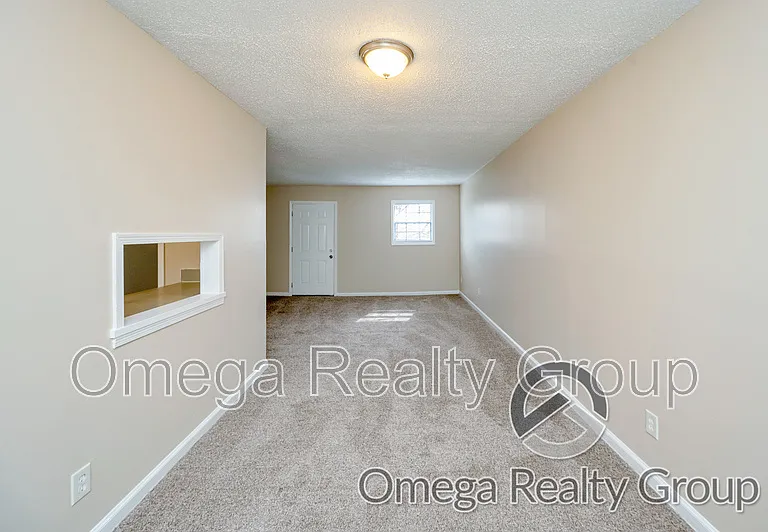 Camelot Apartments — Photo 44
