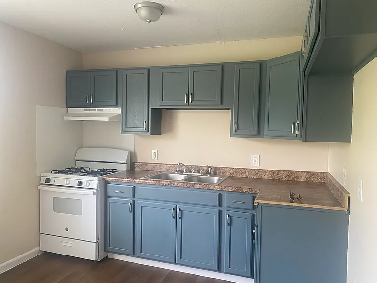 Military Square Apartments — Photo 11