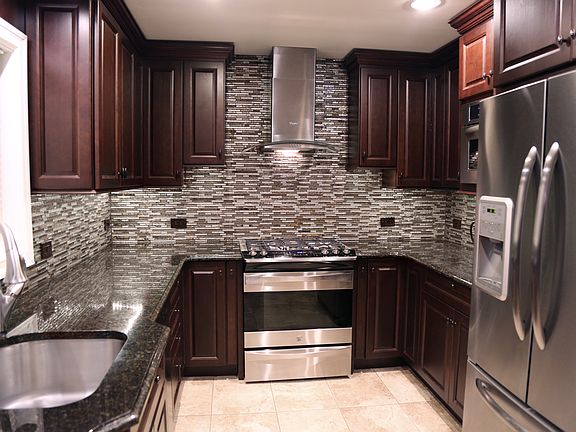 4th image of 39 Liszt St