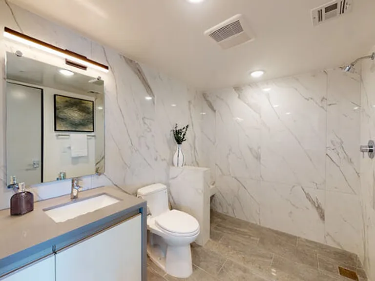 1143 Glenville Dr #302 — Photo 17