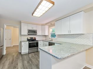 14 Williamsburg Ct, Glassboro, NJ 08028