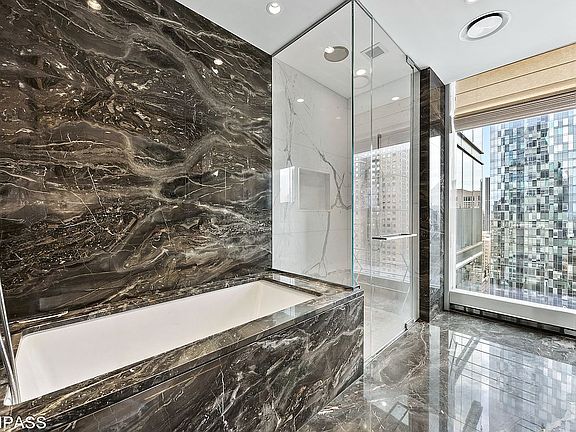 5th image of 217 W 57th St APT 36D