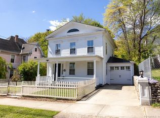 20 Eades St, Branford, CT 06405