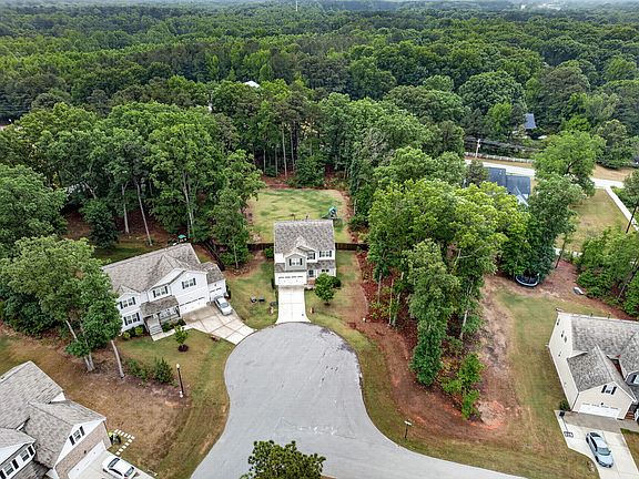 4th image of 8600 Deep Elm Dr