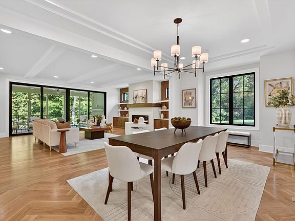 Dinner parties were made for this room