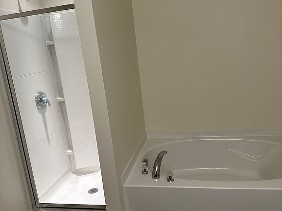 5th image of 8925 Lilac Tree Ave #6