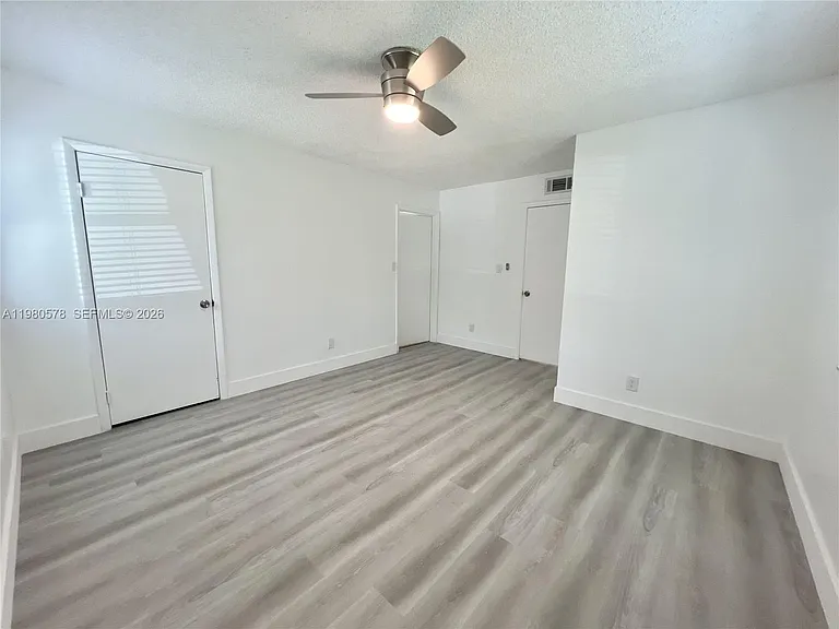 640 S Park Rd #12-4 — Photo 13