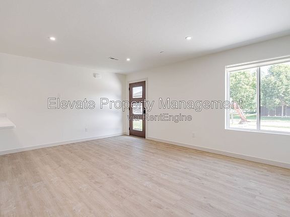 5th image of 844 NW 43rd St #102